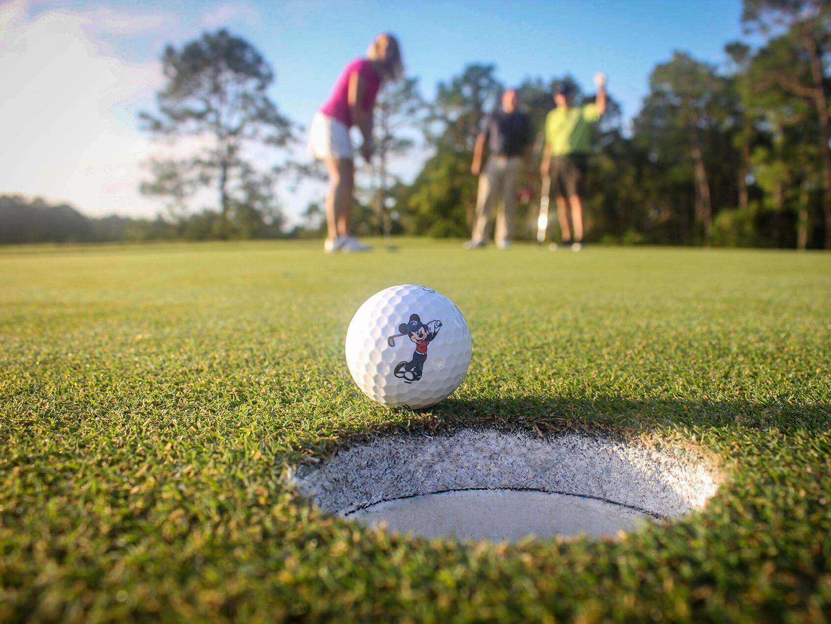 Country superstar Cole Swindell is continually seeking to play golf